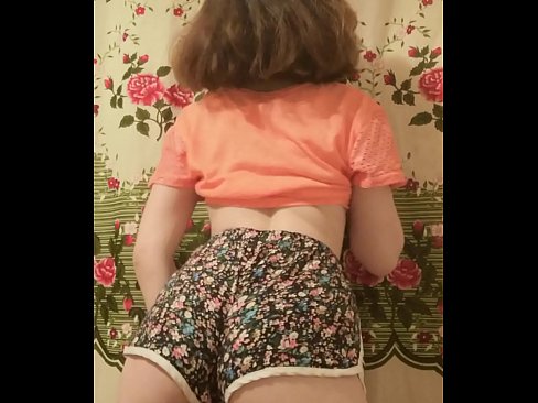 ❤️ دختر جوان سکسی که شورتش را جلوی دوربین در می آورد ☑ پورنو در fa.makesexnotwar.ru ❌️❤